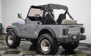 Jeep-CJ-1982-11