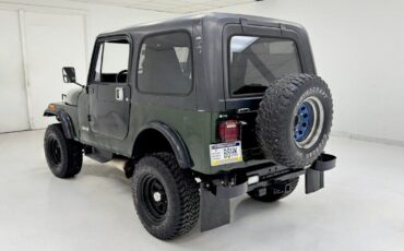 Jeep-CJ-1983-2