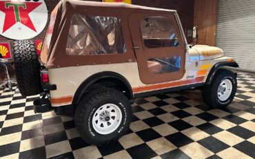 Jeep-CJ-1984-16