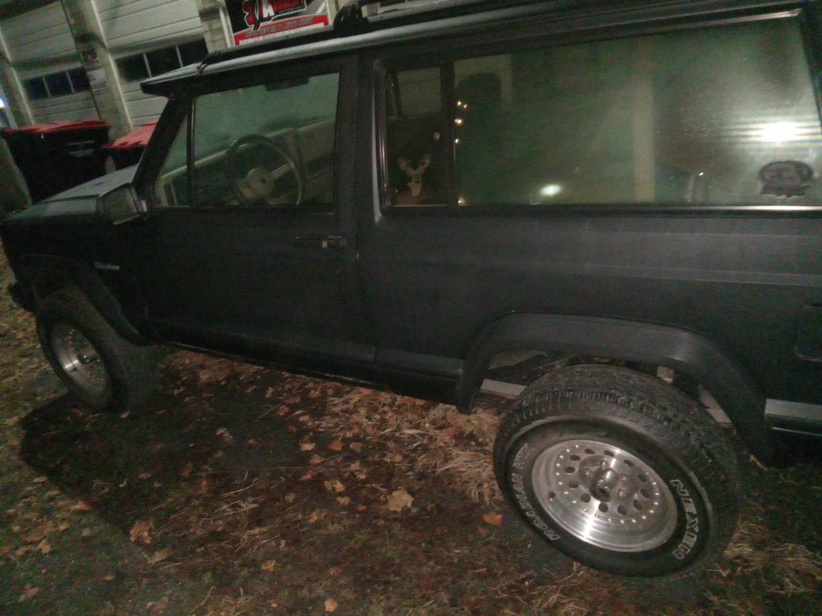 Jeep-Cherokee-1994-black-300947-8