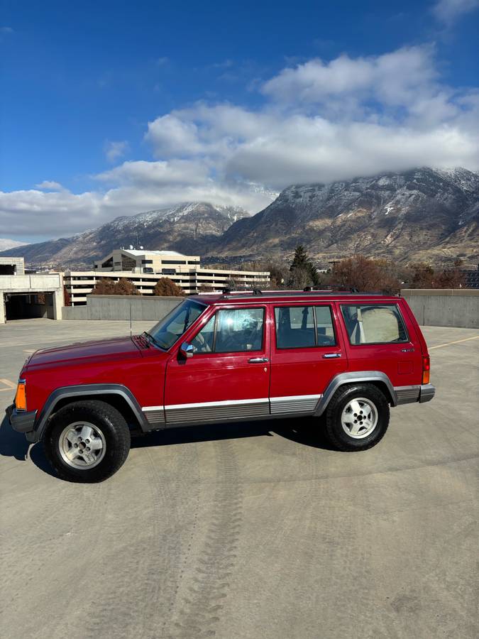 Jeep-Cherokee-laredo-1992-1