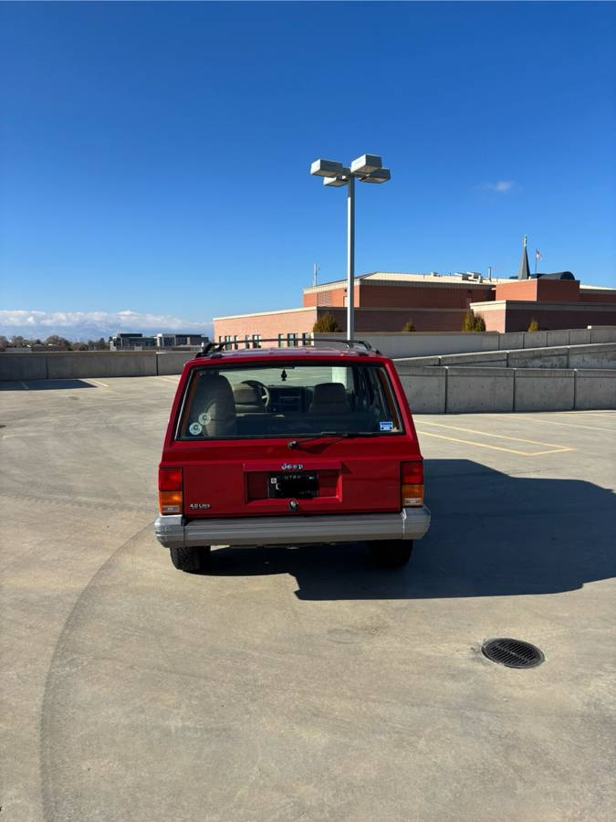 Jeep-Cherokee-laredo-1992-2