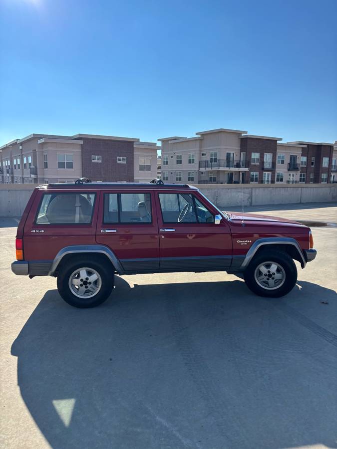 Jeep-Cherokee-laredo-1992-5