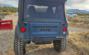 Jeep-Cj-7-open-body-std.-1983-18