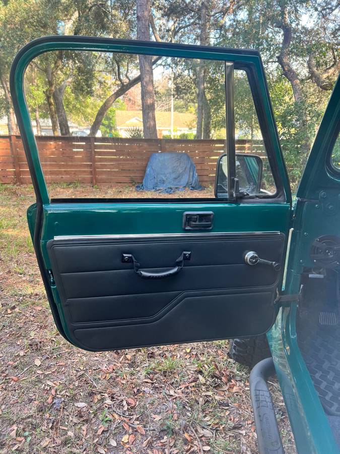 Jeep-Cj7-1985-green-273588-9