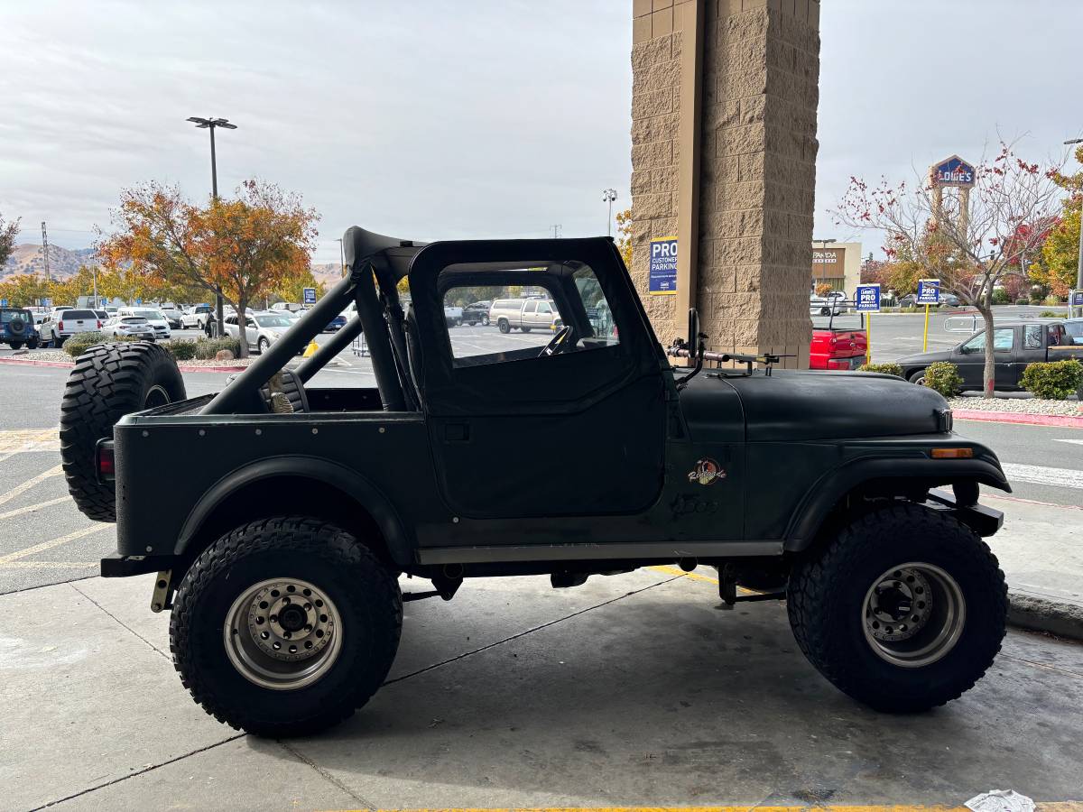 Jeep-Cj7-4x4-1984-1