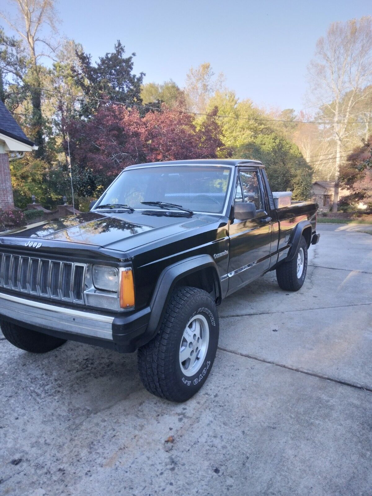 Jeep-Comanche-1989-Black-Burgundy-247839-1