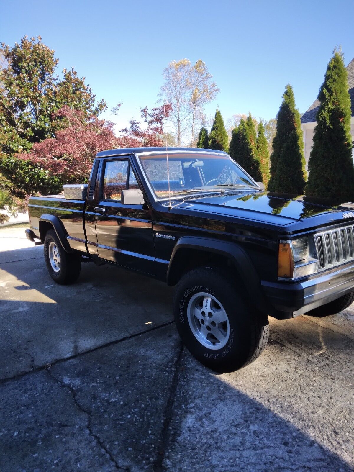 Jeep-Comanche-1989-Black-Burgundy-247839-11