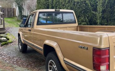 Jeep-Comanche-pioneer-package-1987