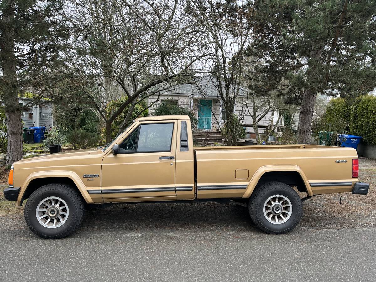 Jeep-Comanche-pioneer-package-1987-7