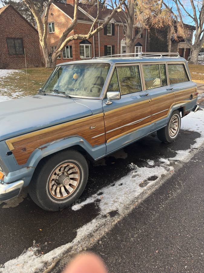 Jeep-Grand-wagoneer-1985-1