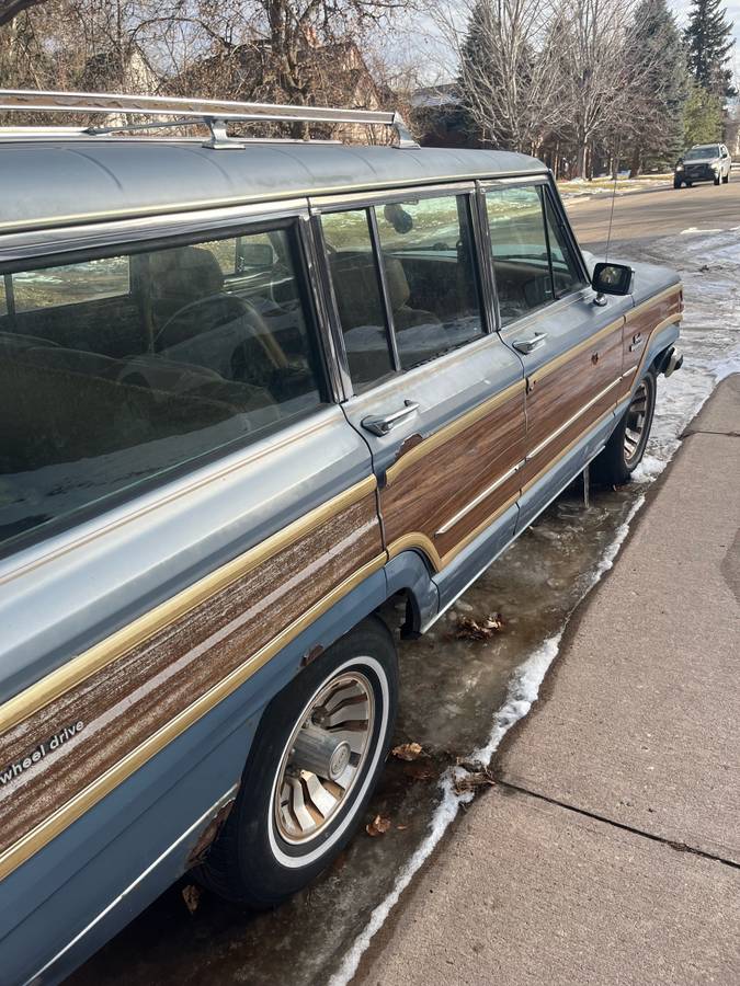 Jeep-Grand-wagoneer-1985-3