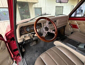 Jeep-J-10-Pickup-1982-10