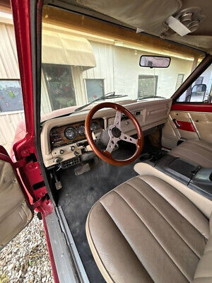 Jeep-J-10-Pickup-1982-10