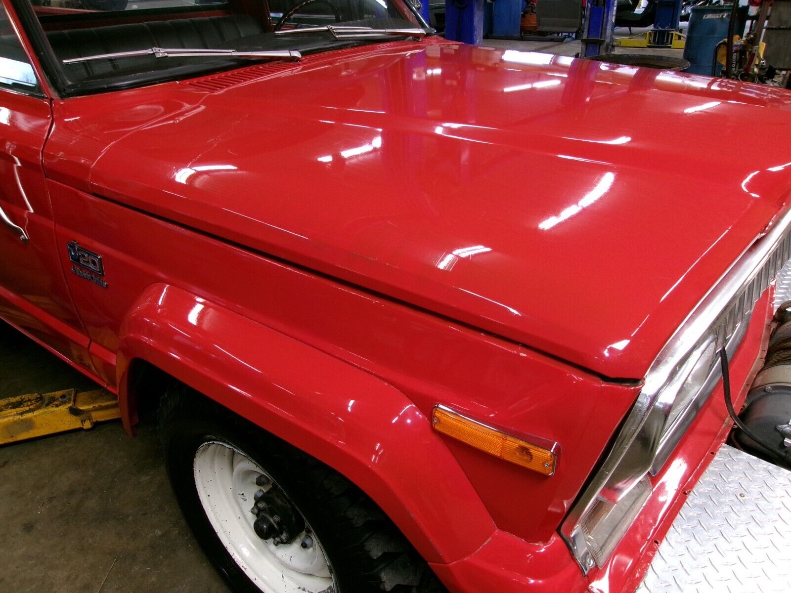 Jeep-J20-Jeep-4X4-Pick-Up-1976-Red-Black-18361-39