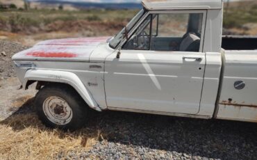 Jeep-J200-1966-white-48280-4