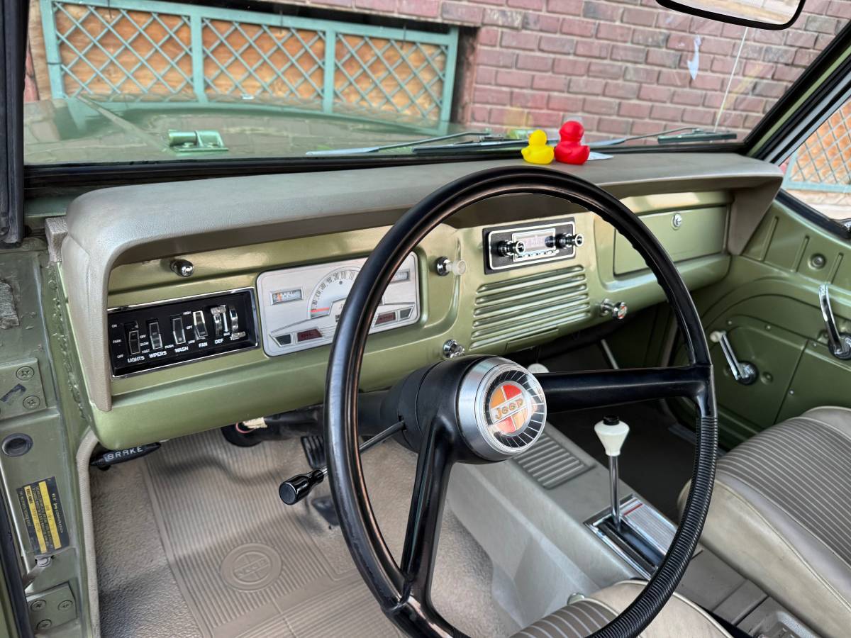 Jeep-Jeepster-commando-diesel-1971-green-35061-11