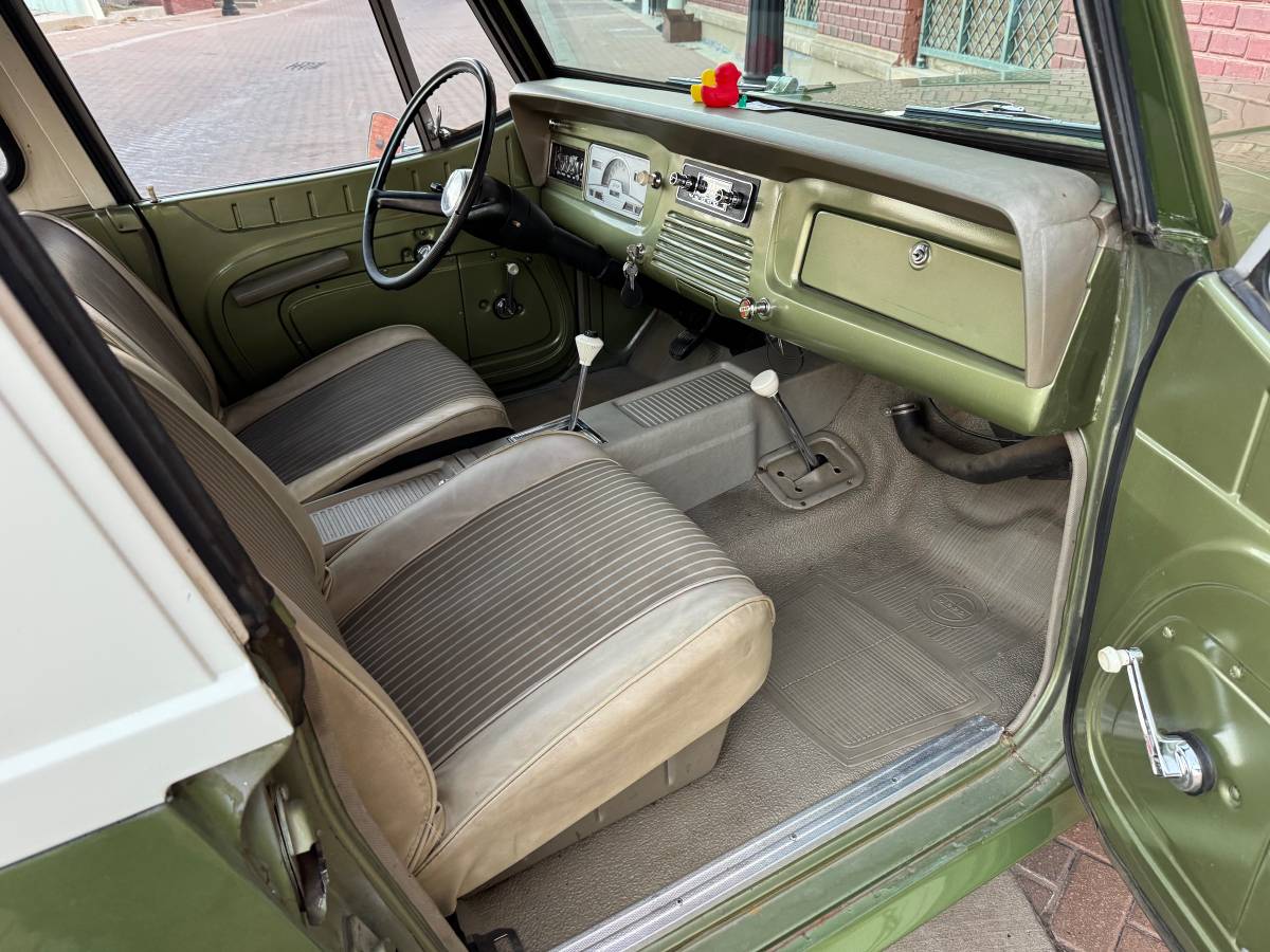 Jeep-Jeepster-commando-diesel-1971-green-35061-12