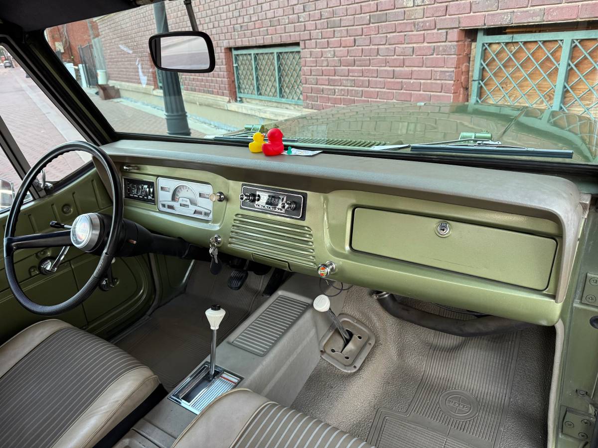 Jeep-Jeepster-commando-diesel-1971-green-35061-15