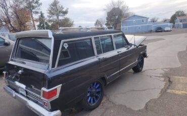 Jeep-Wagoneer-1972-1