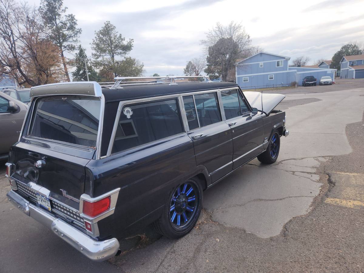 Jeep-Wagoneer-1972-1