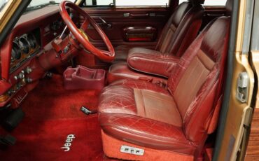 Jeep-Wagoneer-1985-Champagne-Metallic-Red-121903-4