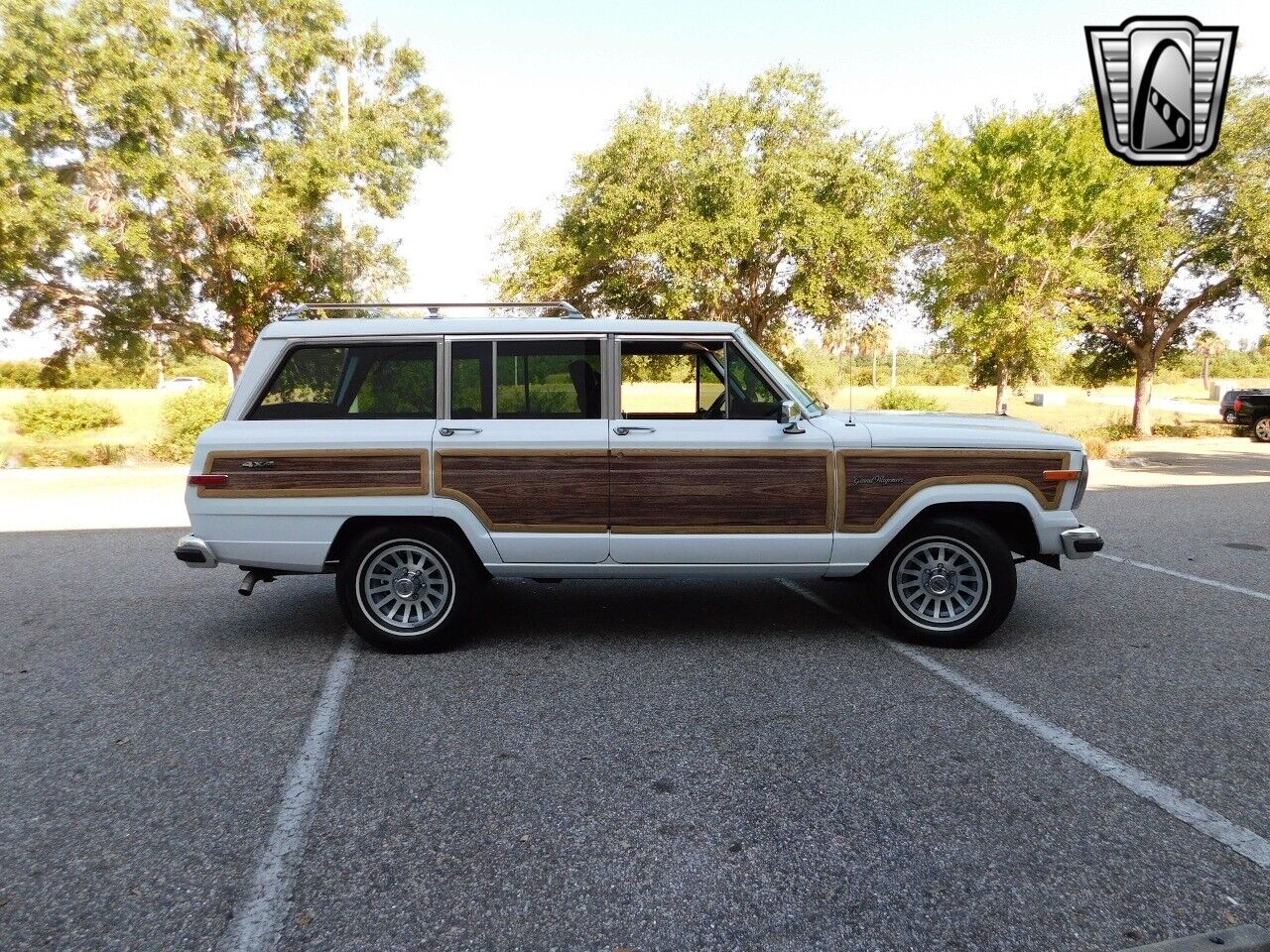 Jeep-Wagoneer-Cabriolet-1990-3