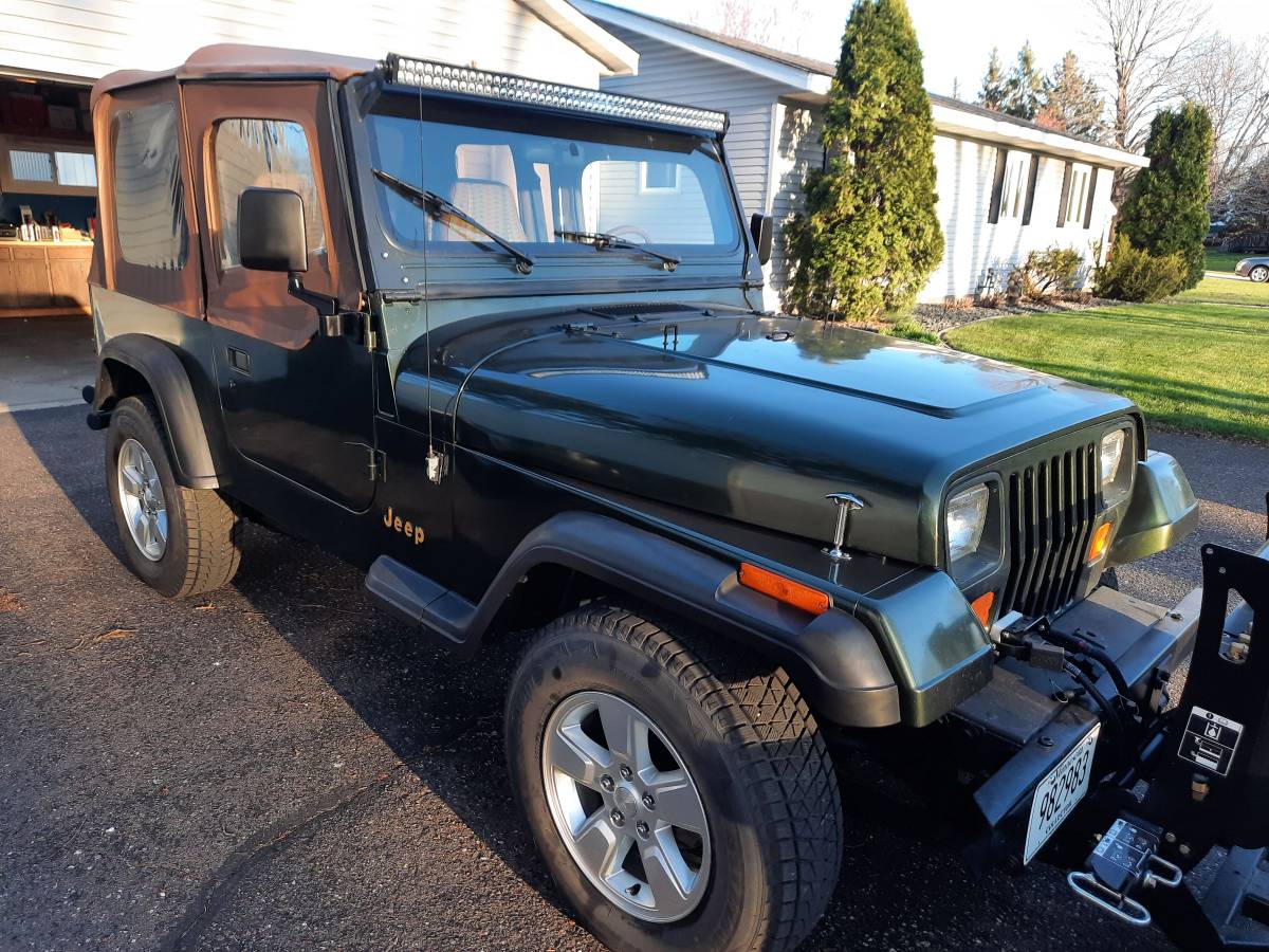 Jeep-Wrangler-1985-13