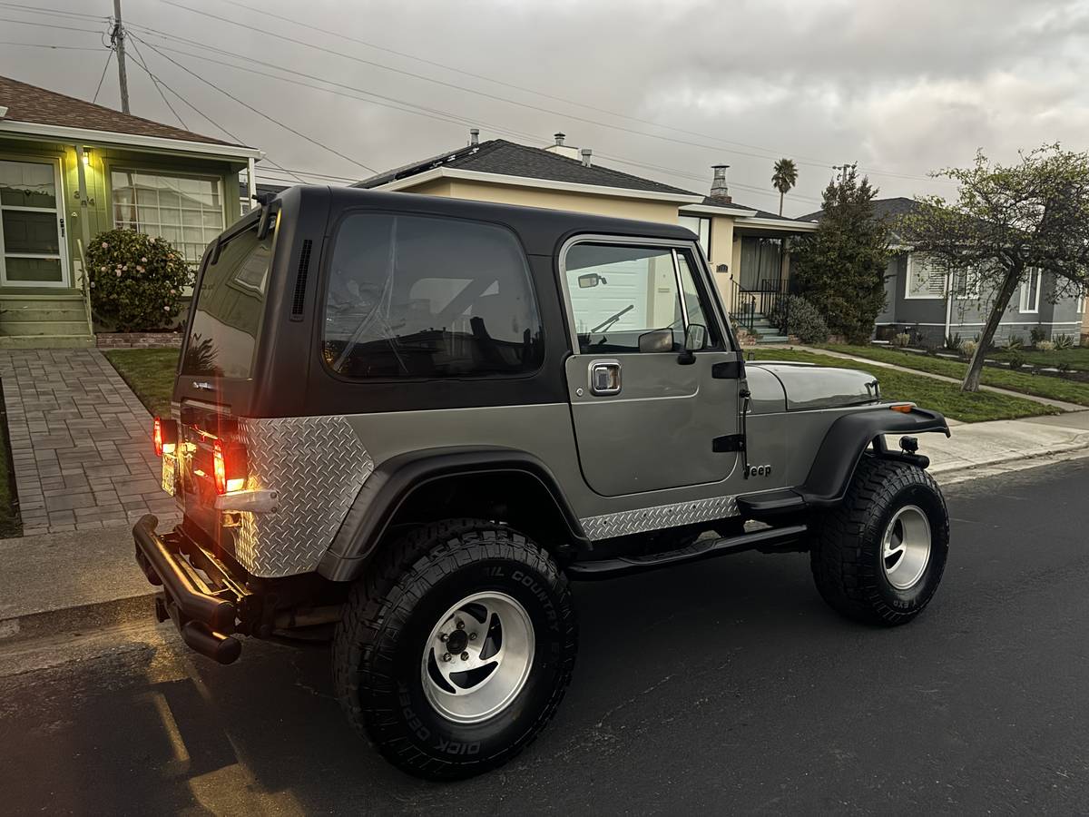 Jeep-Wrangler-1987-8