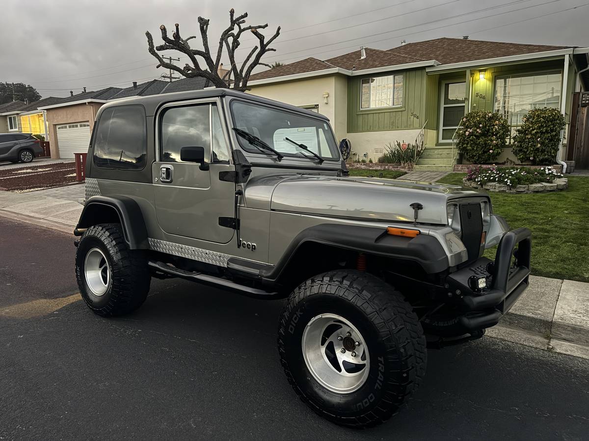 Jeep-Wrangler-1987-silver-186683