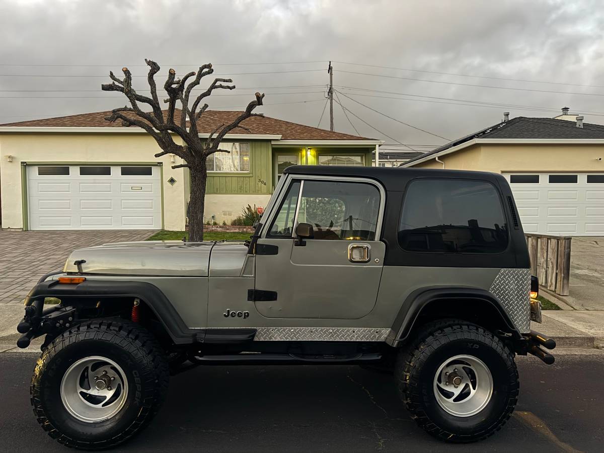 Jeep-Wrangler-1987-silver-186683-3