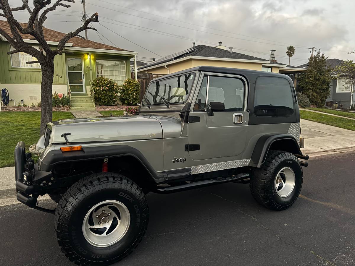 Jeep-Wrangler-1987-silver-186683-4