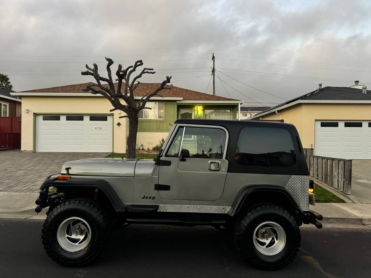 Jeep-Wrangler-1987-silver-186683-6