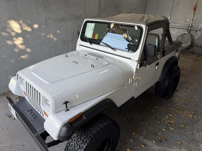 Jeep-Wrangler-1988-White-Gray-428137-6