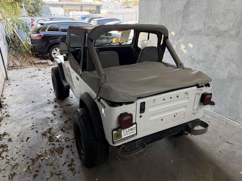 Jeep-Wrangler-1988-White-Gray-428137-9