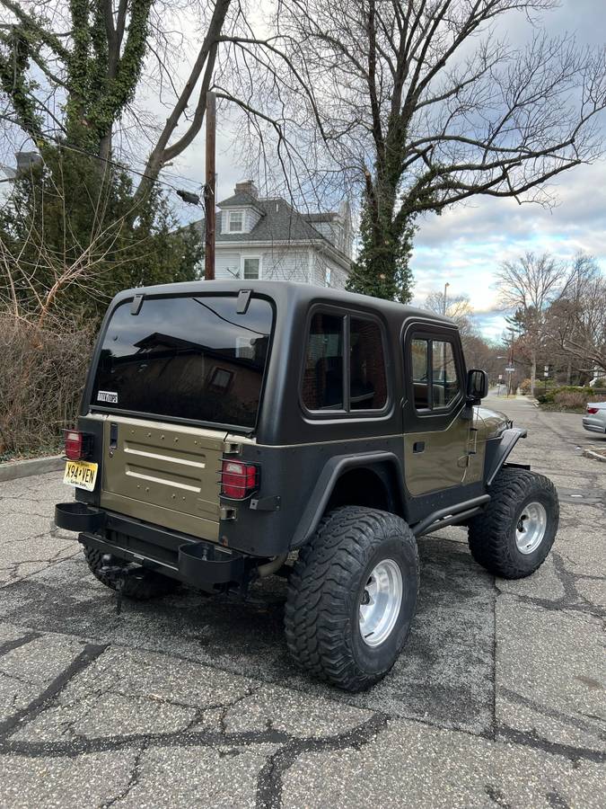 Jeep-Wrangler-1988-green-64374-3