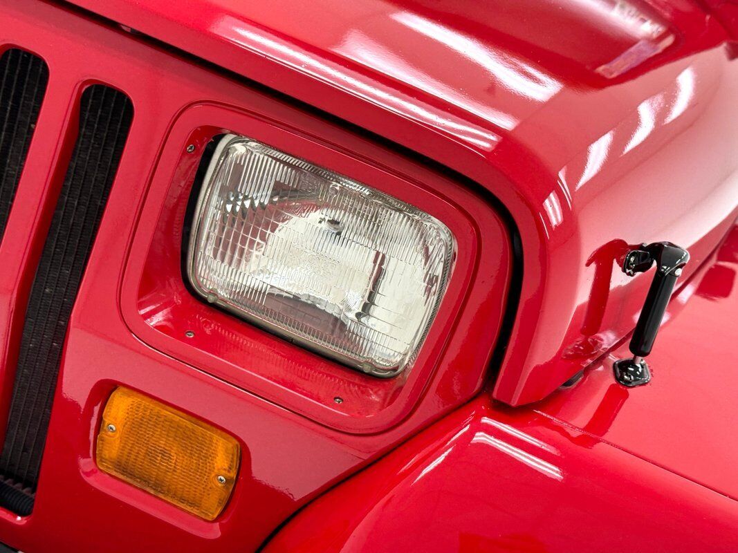 Jeep-Wrangler-1993-Red-Saddle-217815-11