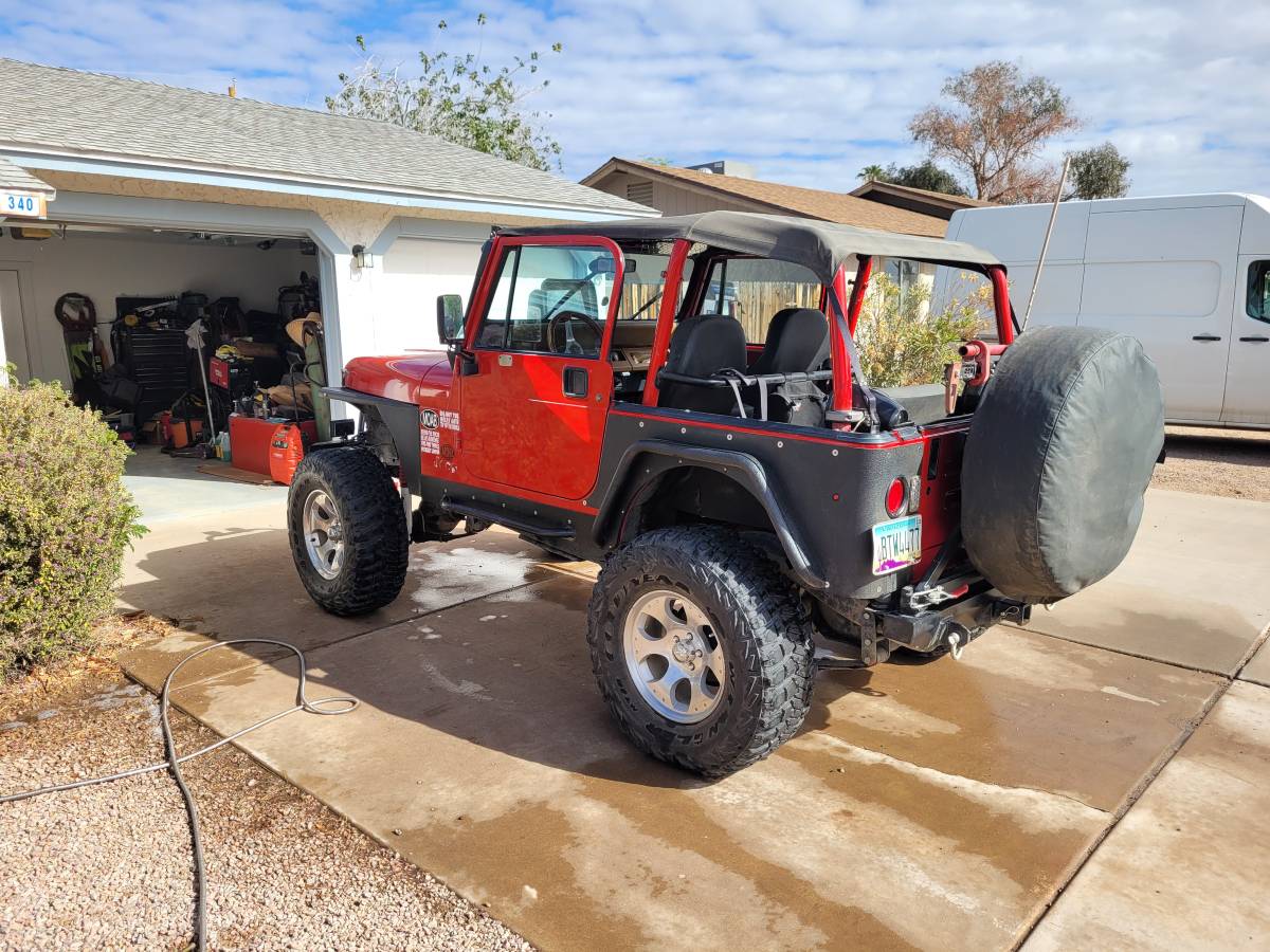 Jeep-Wrangler-1993-red-204386-2