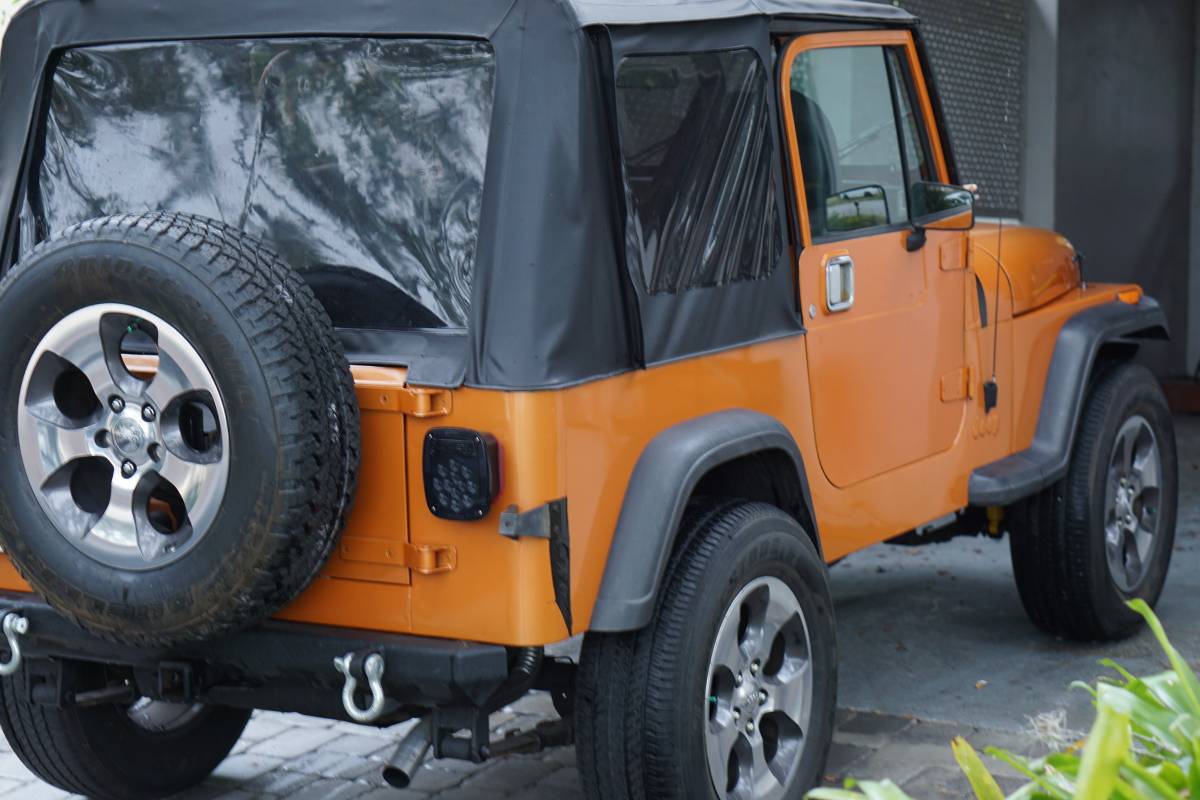 Jeep-Wrangler-yj-1990-orange-120250-15