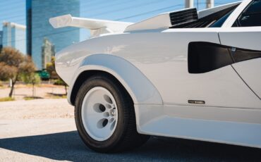 Lamborghini-Countach-Coupe-1984-White-Red-28913-11