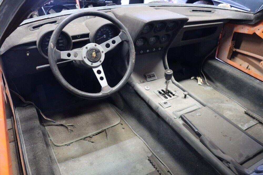 Lamborghini-Miura-P400-1970-Primer-Beige-0-6