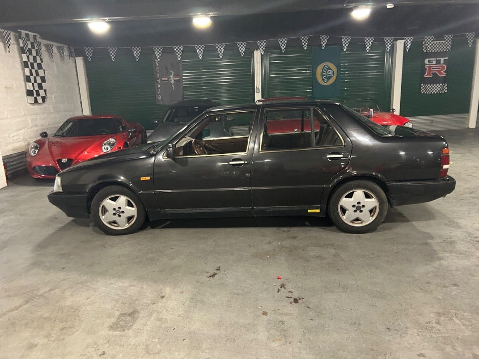 Lancia-Other-Berline-1990-Black-Tan-110269-4