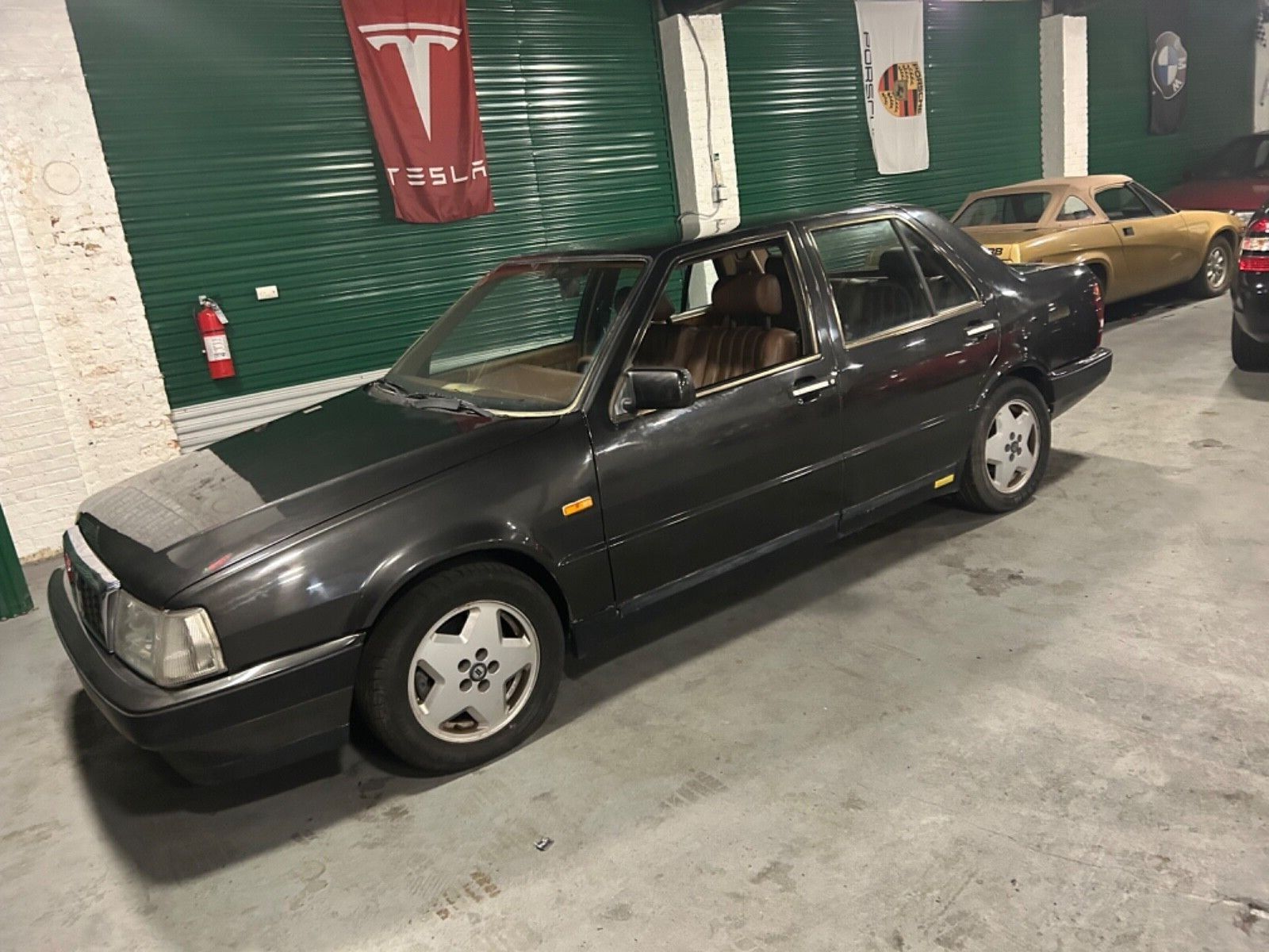 Lancia-Other-Berline-1990-Black-Tan-110269-9