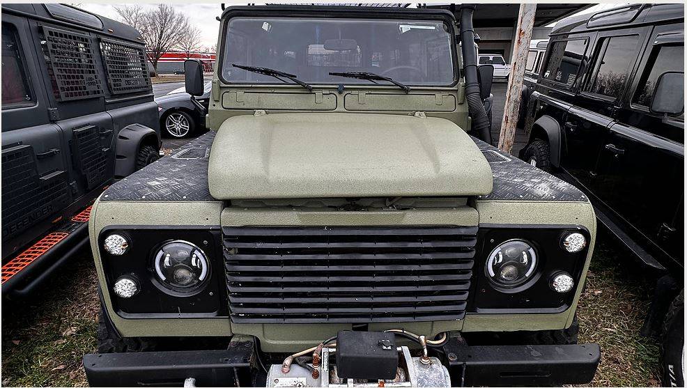 Land-rover-Defender-110-1990-1