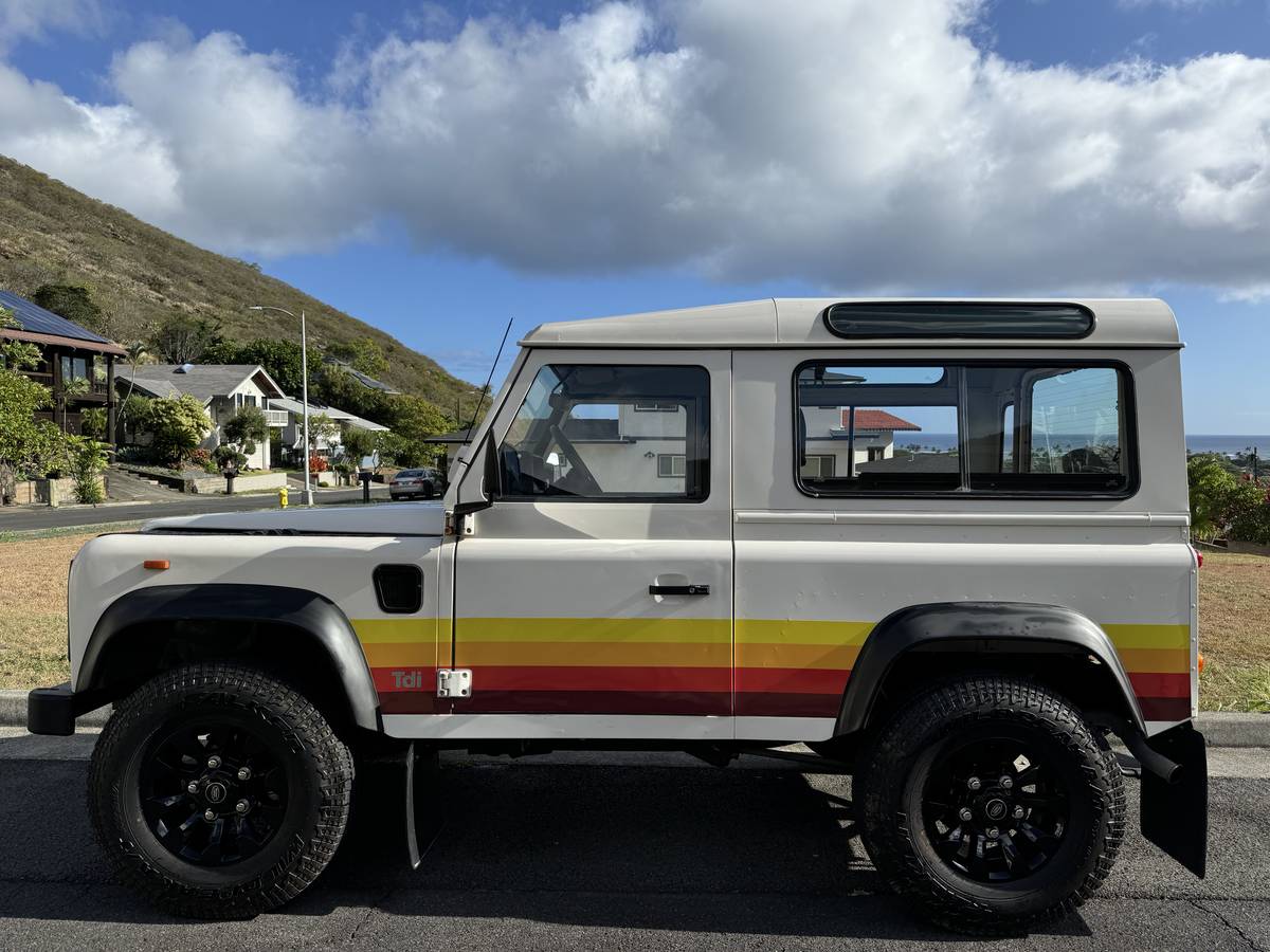 Land-rover-Defender-90-diesel-1994-white-225308-2