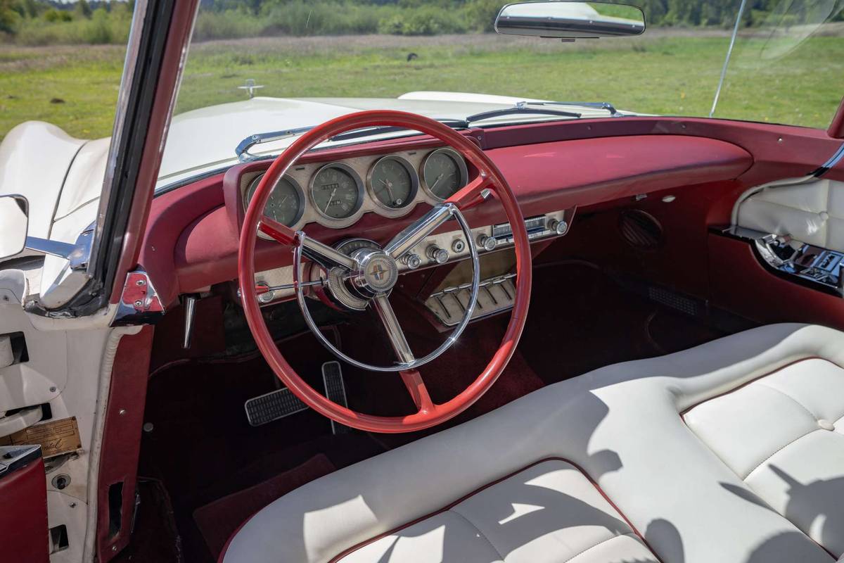 Lincoln-Continental-1957-14