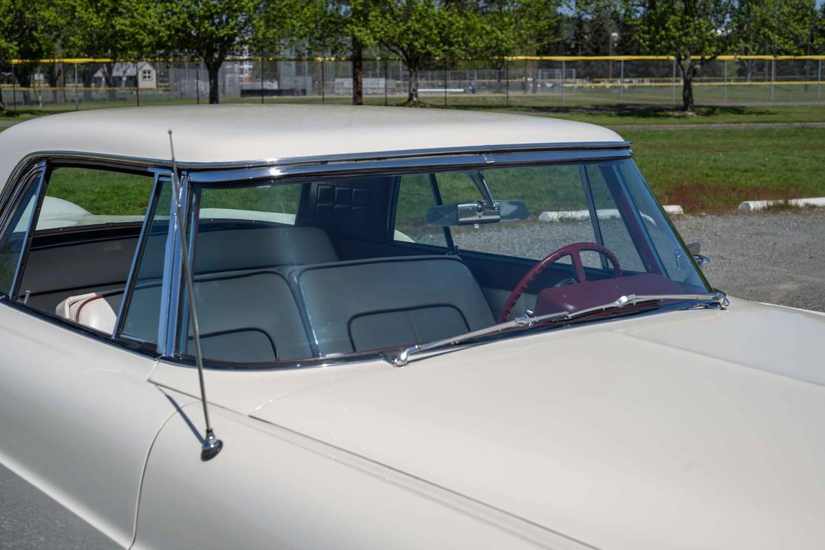 Lincoln-Continental-1957-7