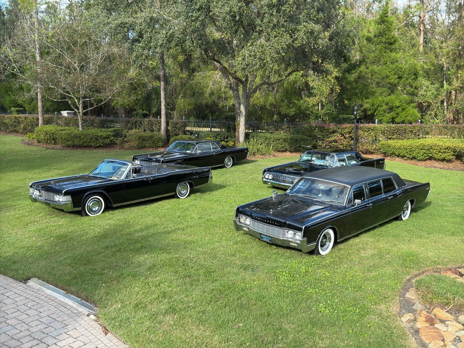 Lincoln-Continental-1965-1