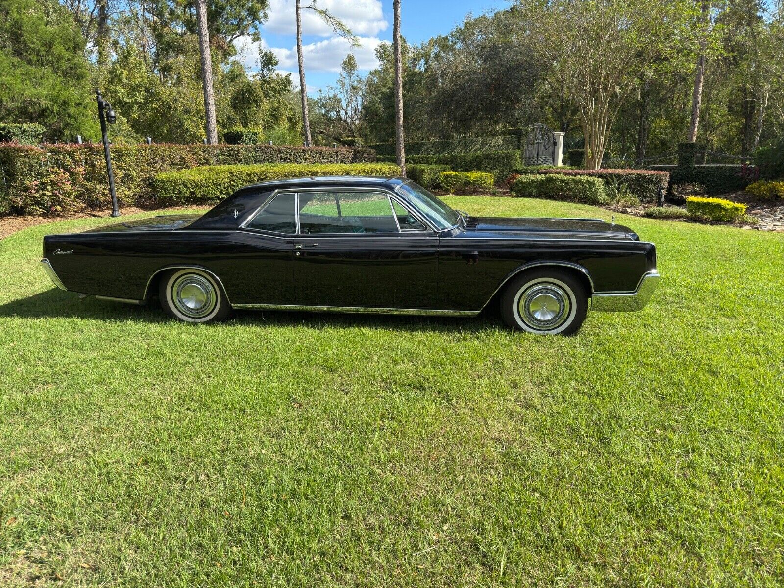 Lincoln-Continental-1965-7