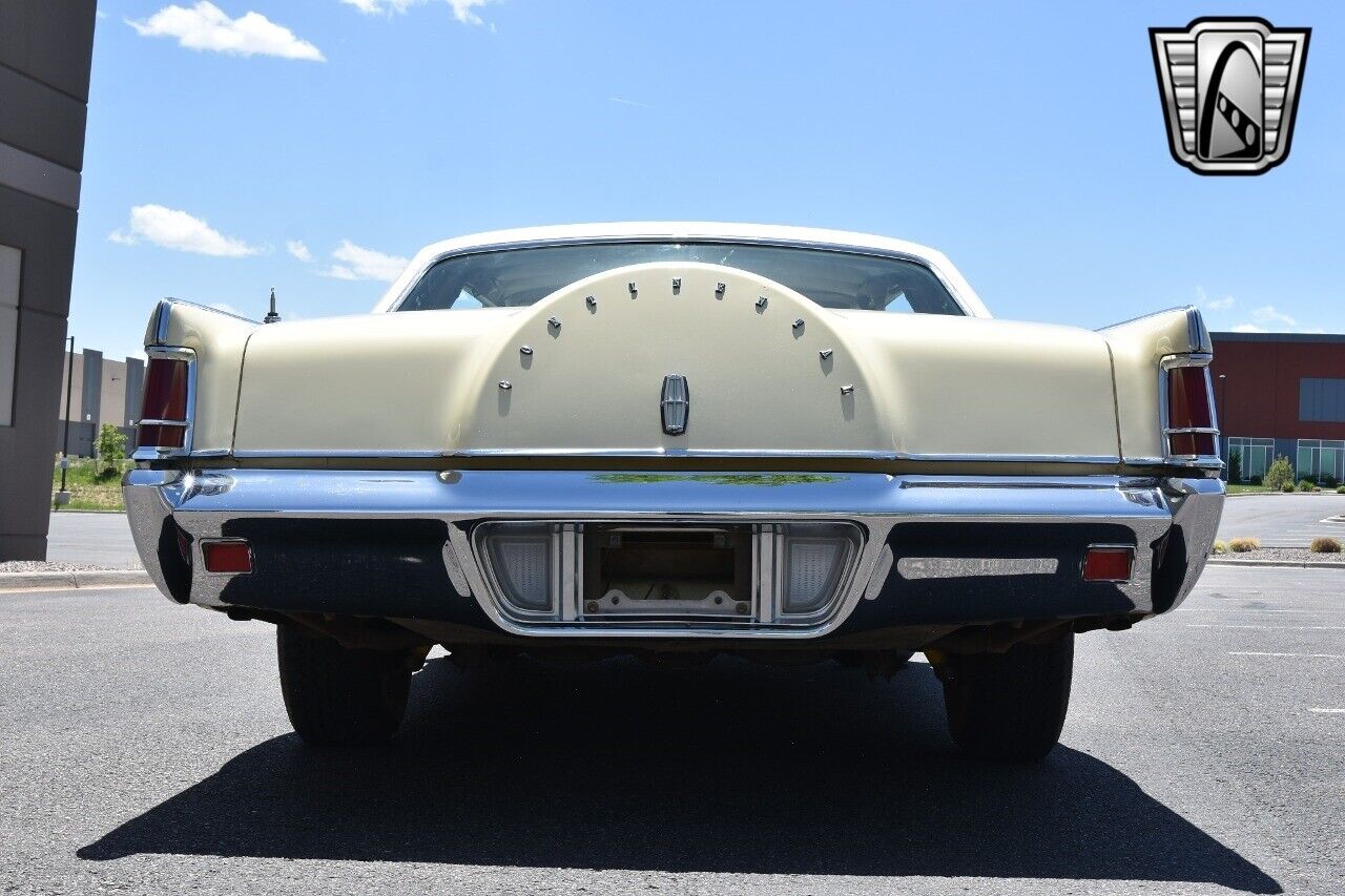 Lincoln-Continental-1970-5